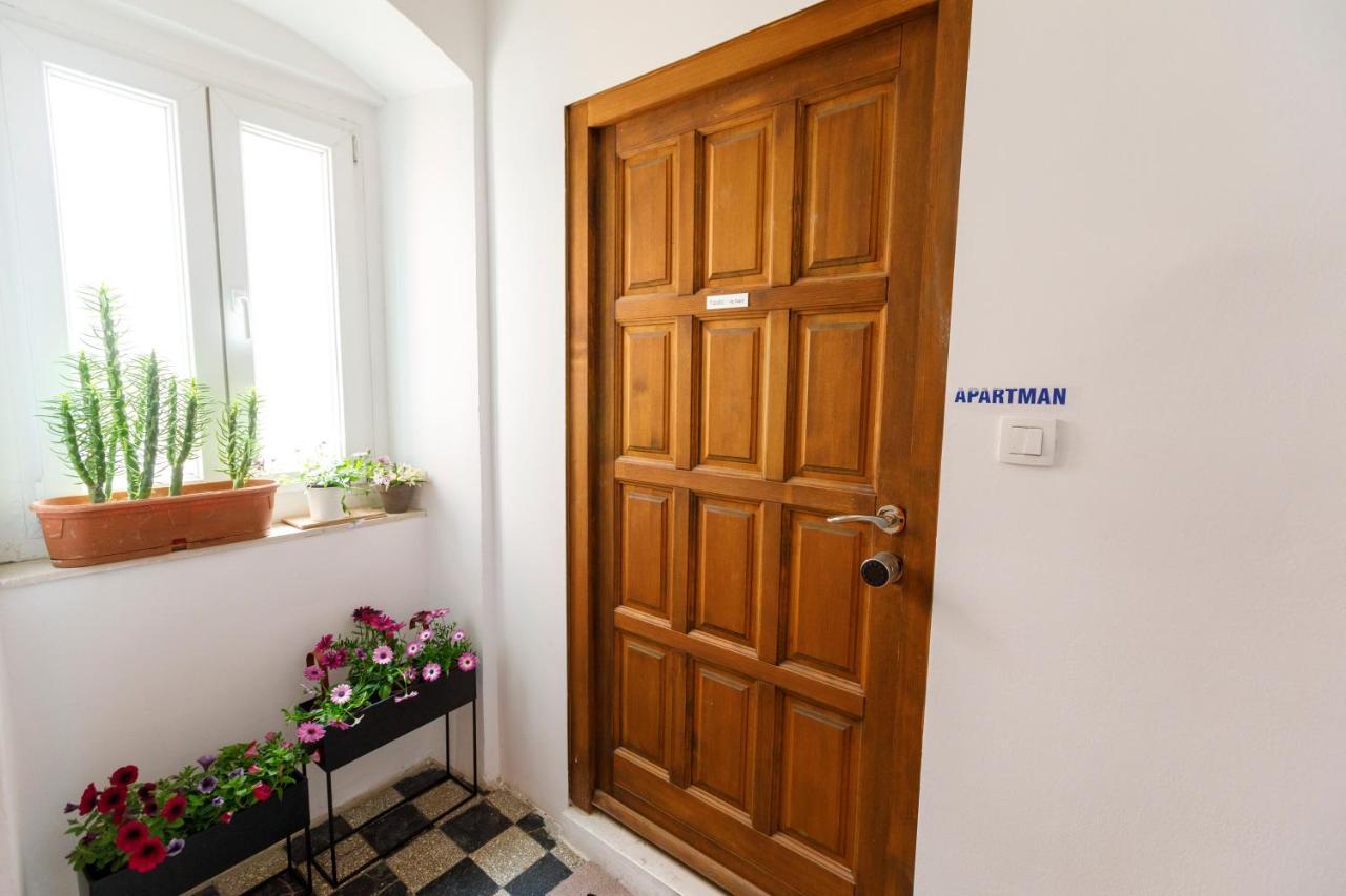 Apartment Grace, Feel At Home - Away From Home Split Extérieur photo